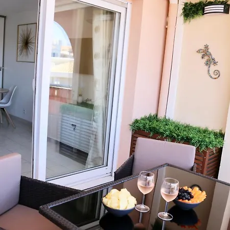 Port-frejus, Le Consul, 2 Pieces Climatise, Terrasse & Parking Appartement *