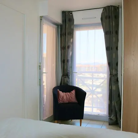 Appartement Port-frejus, Le Consul, 2 Pieces Climatise, Terrasse & Parking