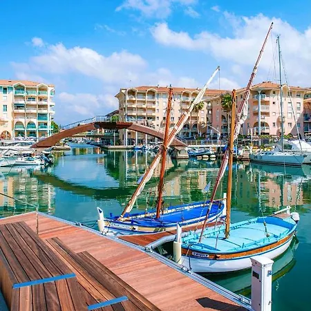 Appartement Port-frejus, Le Consul, 2 Pieces Climatise, Terrasse & Parking *